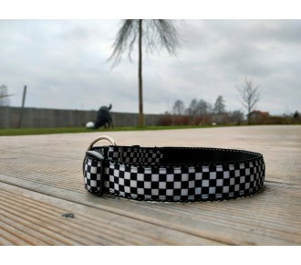 Collar with a clamp  black and white checkered